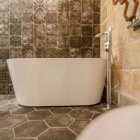 Senglea Suites Otel *