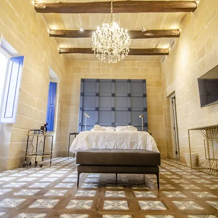 Senglea Suites *