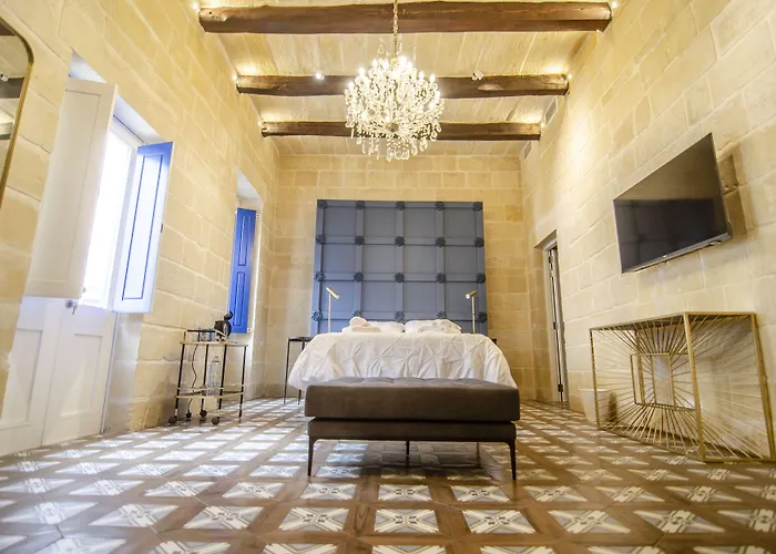 Senglea Suites *