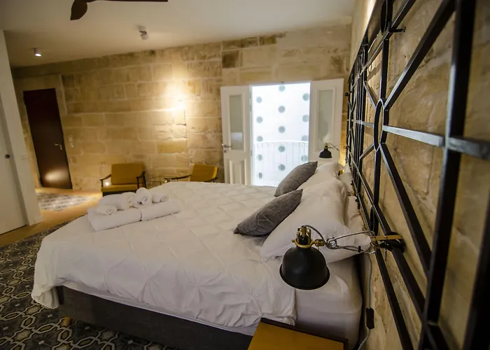 Senglea Suites Hotel *