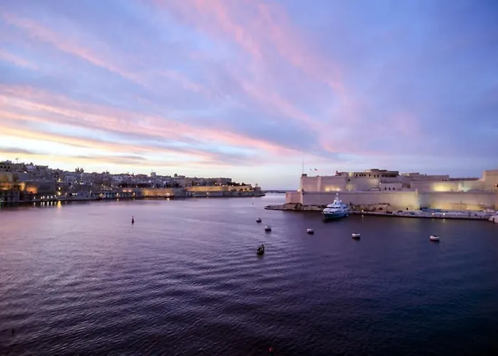 Senglea Suites *