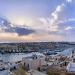 Senglea Suites