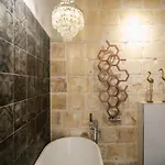 Senglea Suites 酒店 *