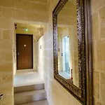 Senglea Suites 酒店 *