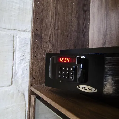 Senglea Suites Hotel *