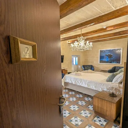 Отель Senglea Suites *