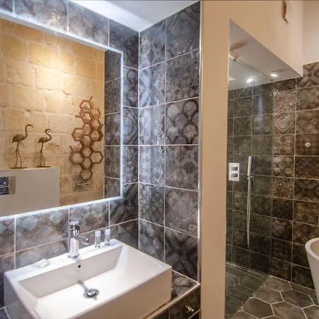 Senglea Suites Отель *