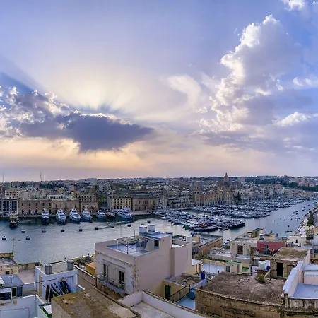 Senglea Suites Hotel *
