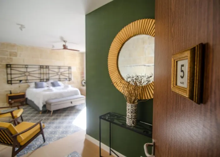 Senglea Suites * Isla