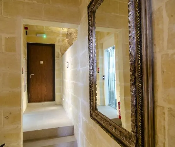Senglea Suites ホテル *